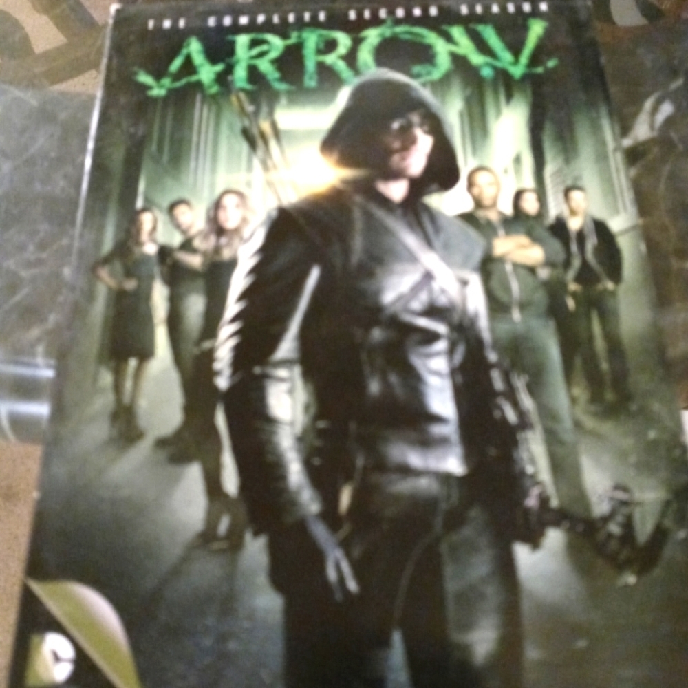 𝅺PREOWNED used arrow season 1